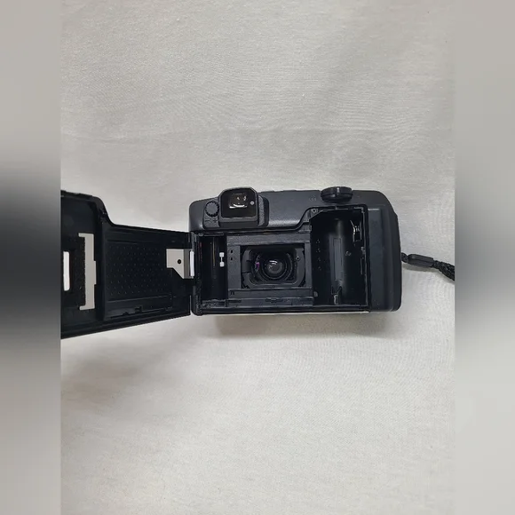 Pentax Espio 105 G Gold Point & Shoot 35mm Film Camera - Picture 5 of 6